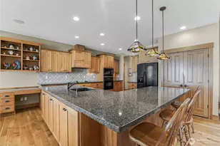 725 N Sunset Dr, Camano Island, WA 98282 - Photo 9