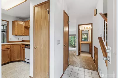 1572 NE 177th St #B10, Seattle, WA 98155 - Photo 3