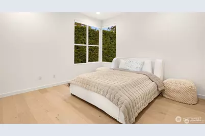 9215 NE 32nd Street, Clyde Hill, WA 98004 - Photo 31