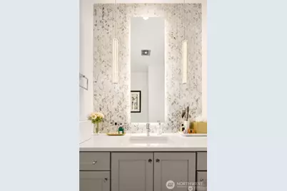 9215 NE 32nd Street, Clyde Hill, WA 98004 - Photo 17