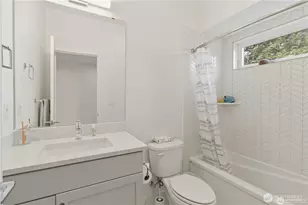 9215 NE 32nd St, Clyde Hill, WA 98004 - Photo 33