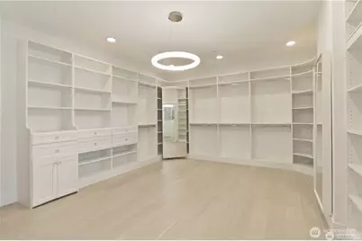 9215 NE 32nd Street, Clyde Hill, WA 98004 - Photo 25