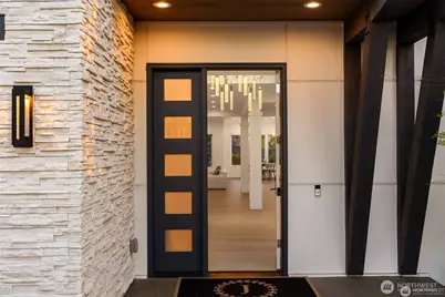 9215 NE 32nd Street, Clyde Hill, WA 98004 - Photo 3