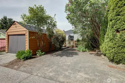 7504 27th Avenue NW, Seattle, WA 98117 - Photo 17