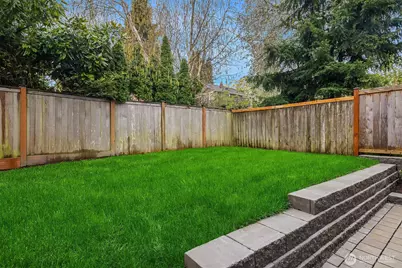 533 N 70th Street, Seattle, WA 98103 - Photo 25