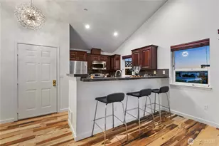 524 6th Ave W, Seattle, WA 98119 - Photo 9