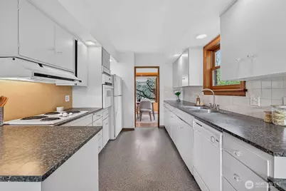 8049 23rd Avenue NW, Seattle, WA 98117 - Photo 11