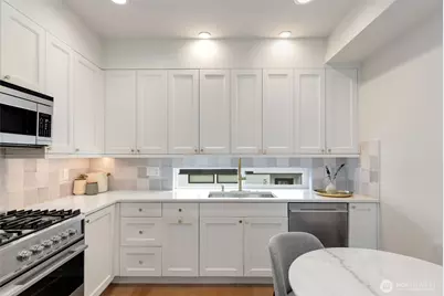 5030 Sand Point Place NE #B, Seattle, WA 98105 - Photo 9