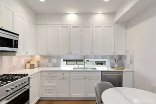 5030 Sand Point Pl NE, Seattle, WA 98105 - Photo 9