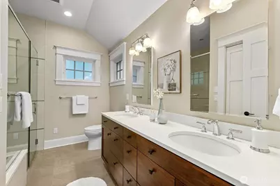 5801 Kensington Place N, Seattle, WA 98103 - Photo 13