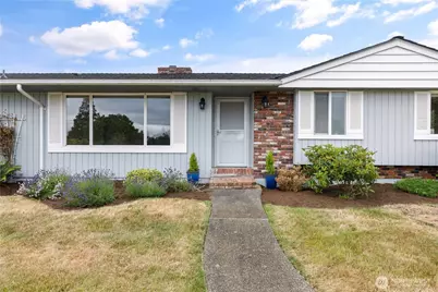 690 Maplewood Loop, Oak Harbor, WA 98277 - Photo 3