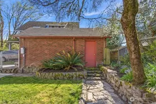 7311 Seward Park Ave S, Seattle, WA 98118 - Photo 33