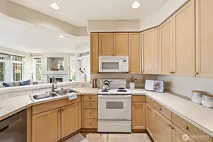 4322 NE 5th Ct, Renton, WA 98059 - Photo 5