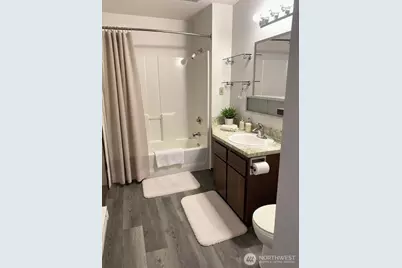 8848 Interlake Avenue N, Seattle, WA 98103 - Photo 27