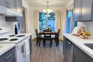 8848 Interlake Ave N, Seattle, WA 98103 - Photo 5