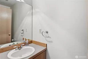 4811 Phinney Ave N, Seattle, WA 98103 - Photo 21