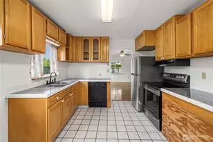 25460 111 Ave SE, Kent, WA 98030 - Photo 11