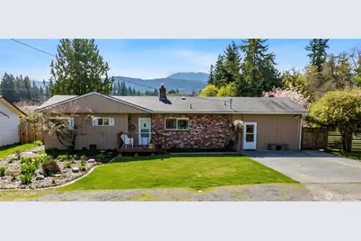 310 E Hillcrest Drive, Port Angeles, WA 98362 - Photo 1