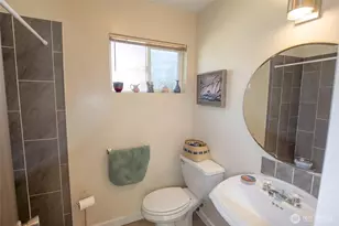 310 E Hillcrest Dr, Port Angeles, WA 98362 - Photo 23