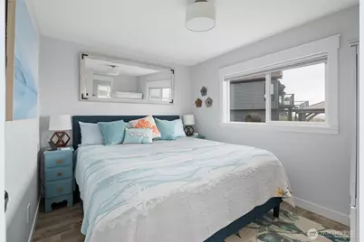 1818 E Lola Beach Lane, Oak Harbor, WA 98277 - Photo 23