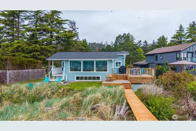1818 E Lola Beach Lane, Oak Harbor, WA 98277 - Photo 35