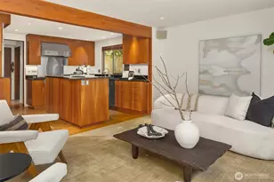 10020 NE 27th St, Bellevue, WA 98004 - Photo 13
