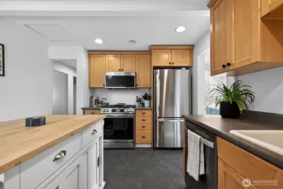 7310 30th Avenue SW, Seattle, WA 98126 - Photo 11