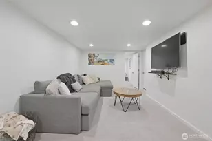 7310 30th Ave SW, Seattle, WA 98126 - Photo 9