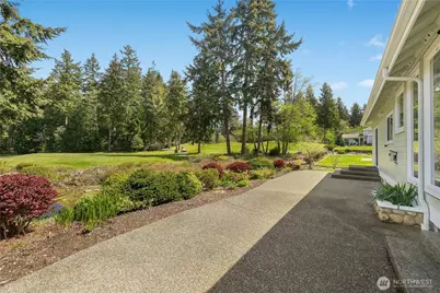 4036 Campus Green Drive NE, Lacey, WA 98516 - Photo 3