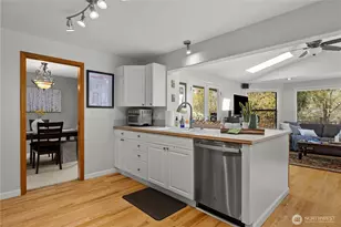 1827 N Whitman St, Tacoma, WA 98406 - Photo 9