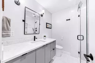 2424 Federal Ave E, Seattle, WA 98102 - Photo 19