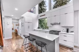 2424 Federal Ave E, Seattle, WA 98102 - Photo 3