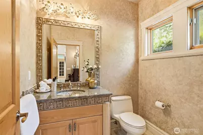 2837 E Lake Sammamish Parkway NE, Sammamish, WA 98074 - Photo 13