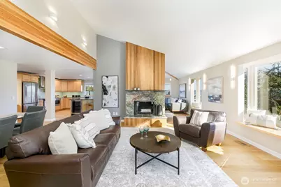 6001 60th Avenue NE, Seattle, WA 98115 - Photo 3