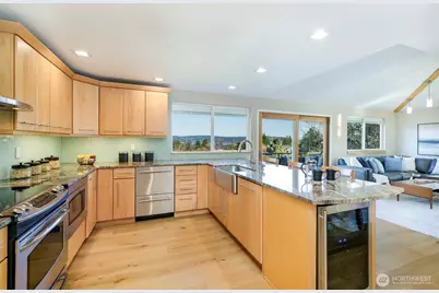 6001 60th Avenue NE, Seattle, WA 98115 - Photo 13
