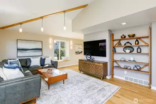 6001 60th Ave NE, Seattle, WA 98115 - Photo 9