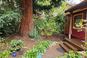 9345 NE Seaview Ave, Indianola, WA 98342 - Photo 3