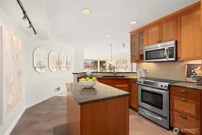 3100 Fairview Avenue E #302, Seattle, WA 98102 - Photo 9