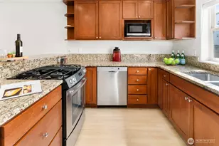 41 W Etruria St, Seattle, WA 98119 - Photo 9