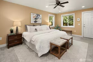 22018 SE 35th St, Sammamish, WA 98075 - Photo 13