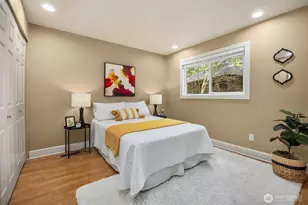 22018 SE 35th St, Sammamish, WA 98075 - Photo 9