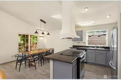 6627 Ellis Avenue S, Seattle, WA 98108 - Photo 13