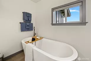 2010 Sweetbriar Ln, Oak Harbor, WA 98277 - Photo 19