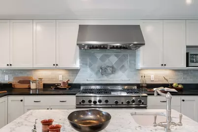 1219 23rd Avenue E, Seattle, WA 98112 - Photo 17