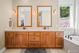 411 Five Peaks Dr, Kalama, WA 98625 - Photo 17