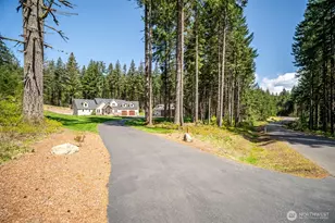 411 Five Peaks Dr, Kalama, WA 98625 - Photo 33