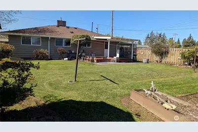 803 13th Street SW, Puyallup, WA 98371 - Photo 3