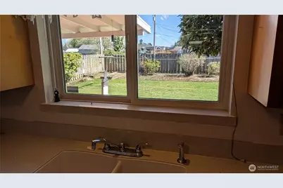 803 13th Street SW, Puyallup, WA 98371 - Photo 11