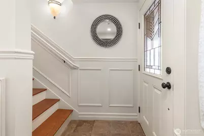 924 2nd Avenue W, Seattle, WA 98119 - Photo 3