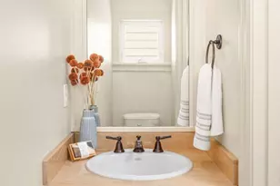 924 2nd Ave W, Seattle, WA 98119 - Photo 27